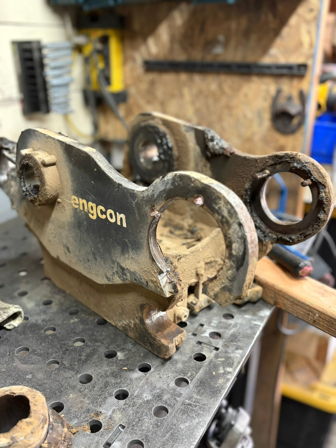 🛠️ Bringing Heavy Equipment Back to Life: Mini-Excavator Knuckle Repair at Weiser River Fab